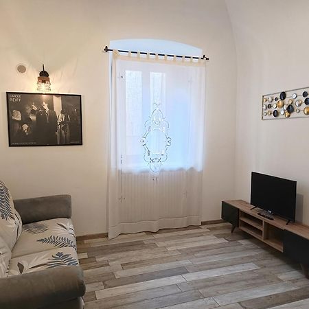 B&B Interno Sg 라킬라 외부 사진